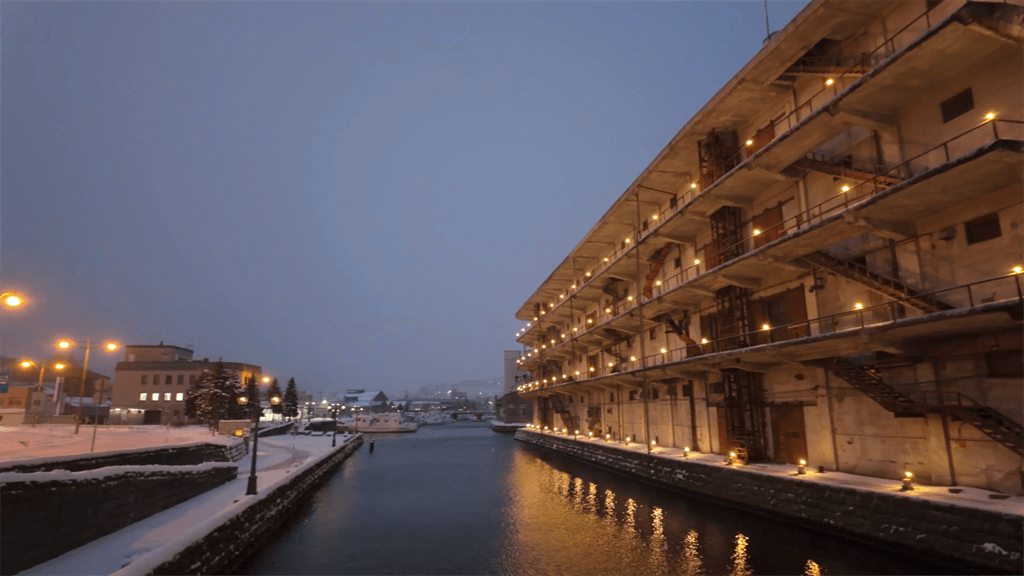 冬の夜の小樽北運河