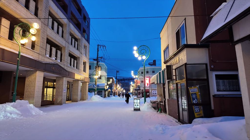 夕暮れの梁川通り